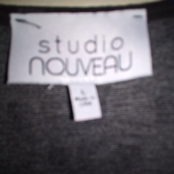 Studio Nouveau Size L zippered top EUC - Picture 2 of 6